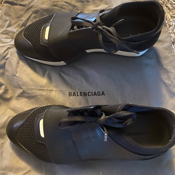 Like New Balenciaga Runner Sneaker - Picture 4 of 14